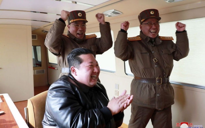 Северная Корея предлагает России 100 тысяч 