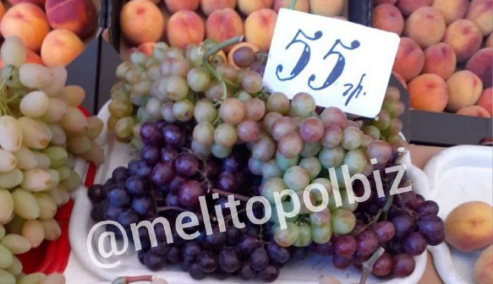 Дары природы – в Мелитополе фрукты продолжают радовать ассортиментом (фото)