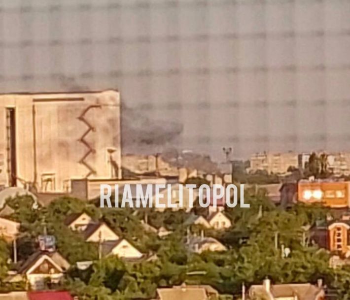 В Мелитополе утро началось с одиночного взрыва и пожара (фото)