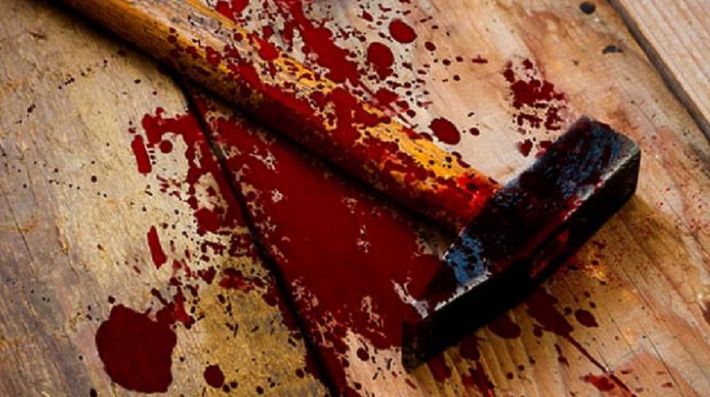 В Запорожье женщина молотком убила своего соседа-пенсионера и пыталась сжечь тело (фото)