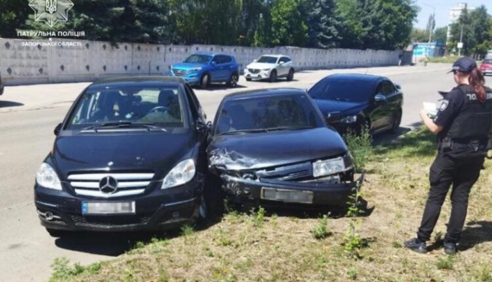 В Запорожье водитель под наркотой попал в аварию (Фото)