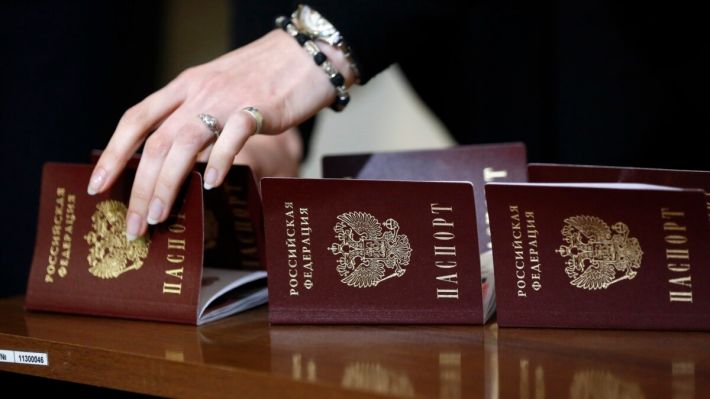 Жителям Мелитополя, получившим российский паспорт, грозит 15 лет тюрьмы (видео)