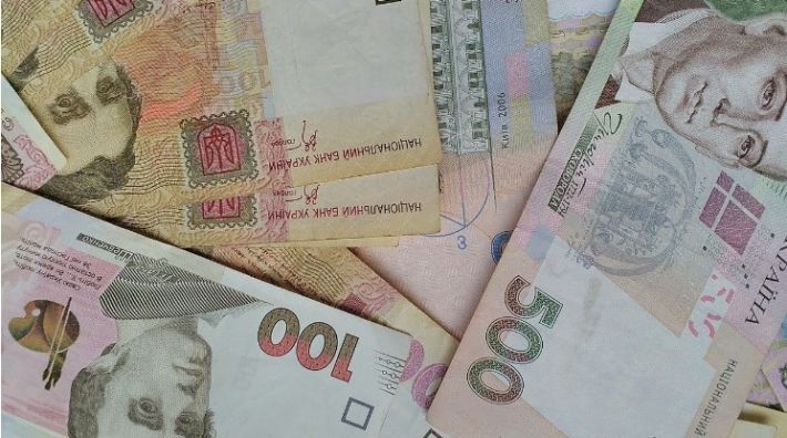 Банкноты на удачу: в Мелитополе продают 