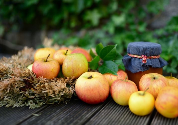 Яблочный Спас-2022: что положить в корзину для освящения, кроме яблок