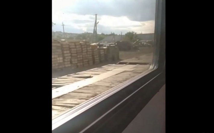 "Экспозиция орковской халатности": в Сети показали, что хранилось на площадке недалеко от Джанкоя в Крыму, где раздались взрывы (видео)
