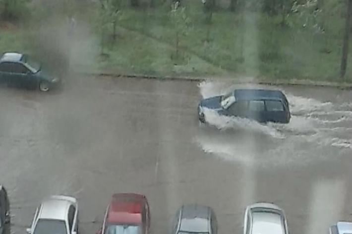 У Запоріжжі сьогодні потоп (відео)