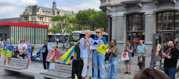 Мешканці Мелітополя показали, як проходять мітинги на підтримку України в Бельгії (фото, відео)