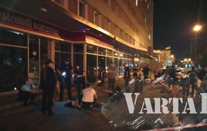У центрі Львова жінка випала з вікна готелю - соцмережі