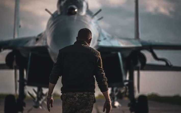 Украинские пилоты задали трепки оккупантам на юге: минус вражеский склад с боеприпасами, техника и живая сила врага