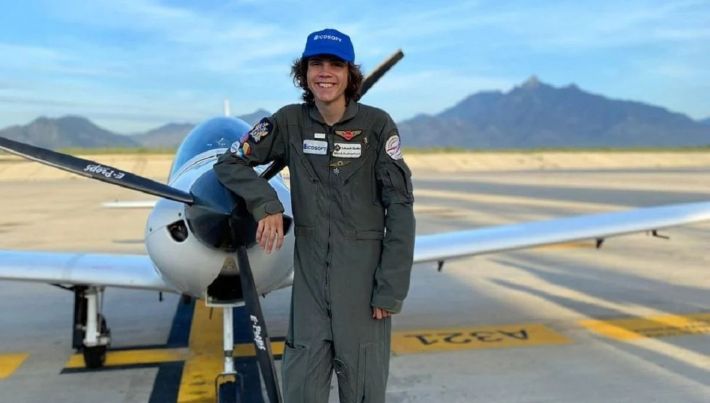 17-летний пилот стал самым молодым человеком, совершившим одиночный кругосветный перелет