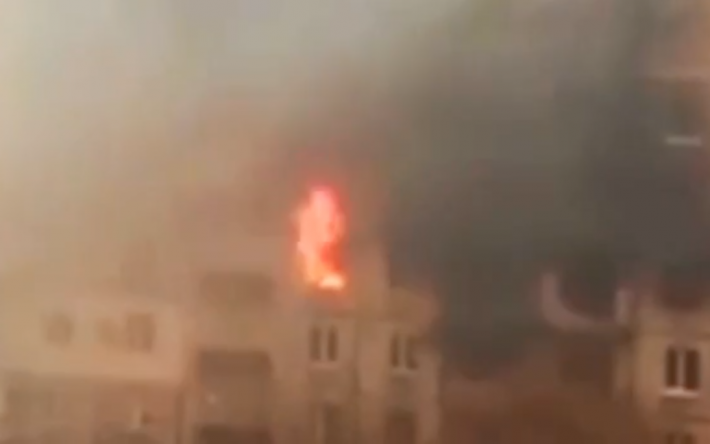 Пожар в Мариуполе приобрел большие масштабы, а коллаборанты ничего не делают для ликвидации (видео)
