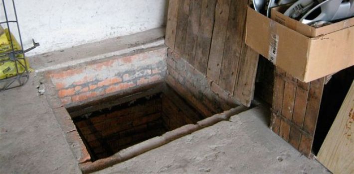 В Запорожской районе пенсионерка упала в глубокий подвал дома (фото)