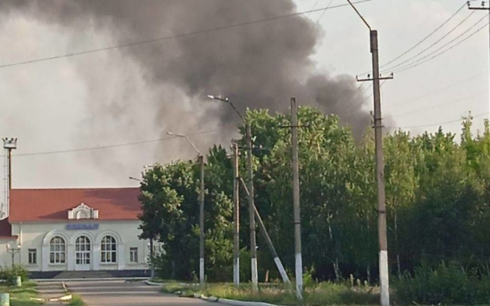 Взрывы гремят в Каховском районе: фото и видео "хлопка"