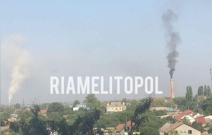 У Мелітополі підприємство, яке захопили чеченці, отруює місто їдким димом (фото, відео)