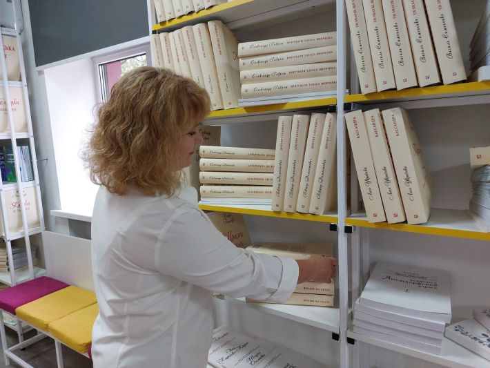 В Запорожье открылась необычная библиотека (фото)