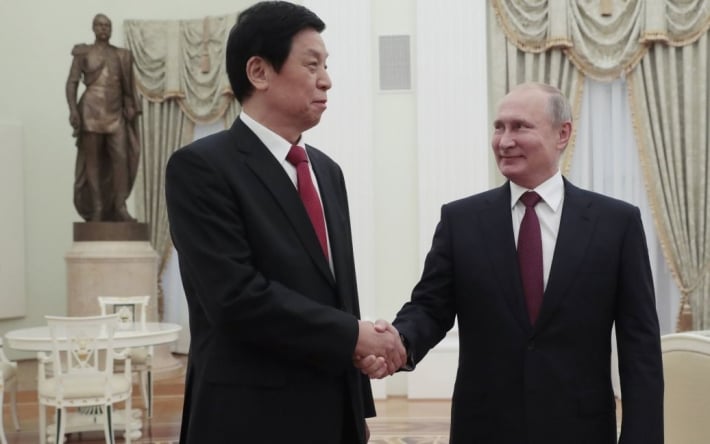 Первый "статусный" визит КНР с начала войны в Украину: в Россию едет глава парламента Китая