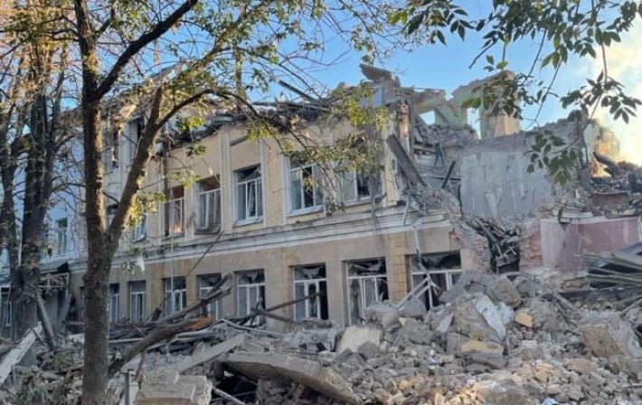 Российские войска разрушили дотла уже 29-ю школу в Донецкой области (фото)