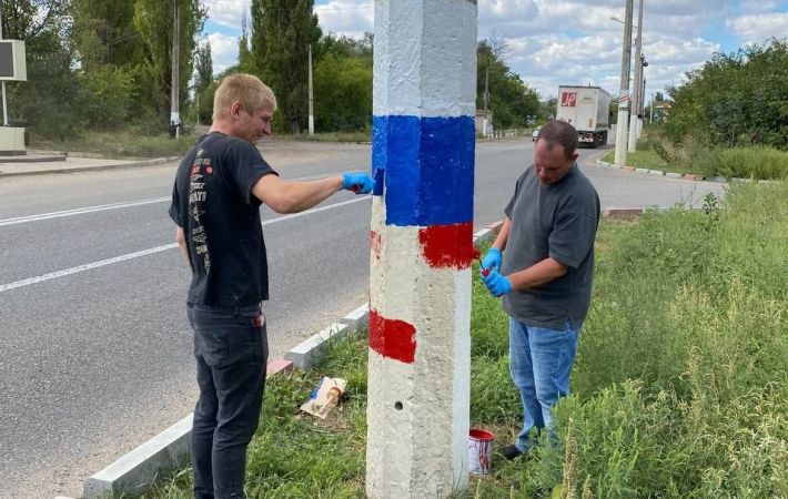 Проросійські активісти в Мелітополі зайнялися плагіатом - розуму вистачило лише на фарби