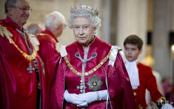Першими з Єлизаветою ІІ прощатимуться в Шотландії: тіло королеви везуть до Единбурга