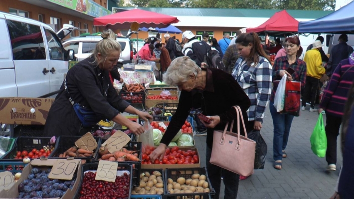 Как изменились цены на овощи и фрукты в оккупированном Мелитополе (фото)
