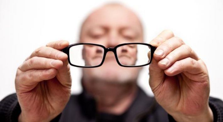Почему зрение портится с возрастом, а память ухудшается: ученые нашли источники проблем