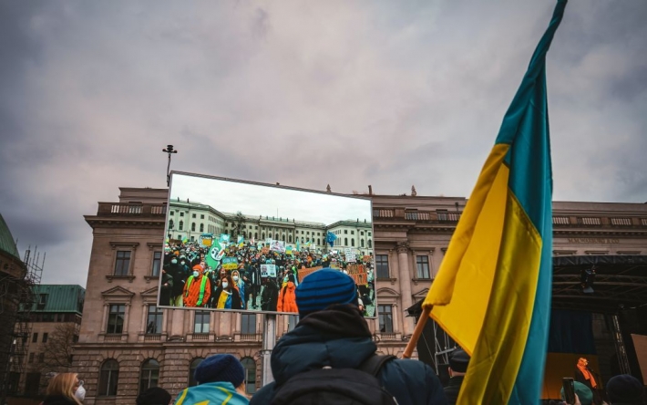 "Это все территории других государств": экс-глава МИД Румынии выступил за раздел Украины, ему ответили