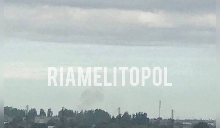 В Мелитополе дрожит земля - город сотрясает серия взрывов