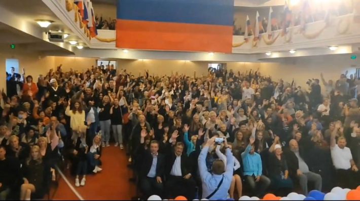 Коллаборанты назвали новые сроки проведения псевдо-референдума в Мелитополе (фото, видео)