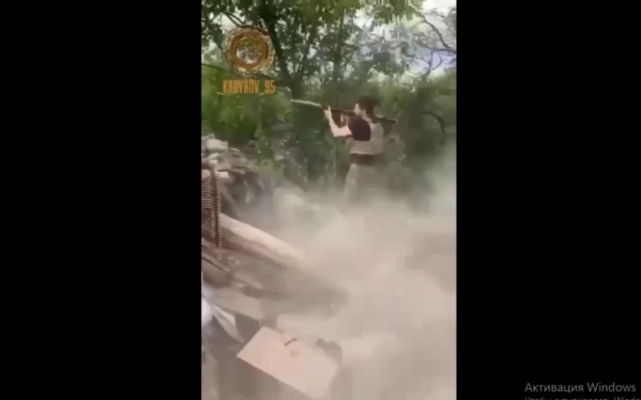 Заберите детей и беременных от экрана: тиктокеры Кадырова показали, как гранатометами воюют с бандеровским воздухом (видео 18++)