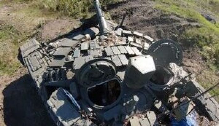 Под селом Богородичное украинские воины захватили специальный танк Т-72Б3, который Россия выставляла на 