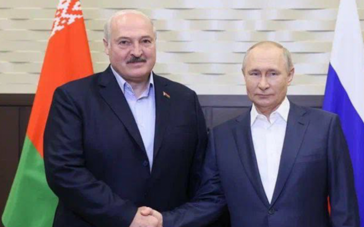 Підтримав мобілізацію і говорив про майбутнє Європи: Лукашенко зустрівся із Путіним в Росії (відео)