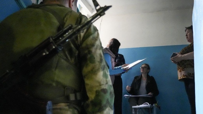 Жителей временно оккупированного Энергодара заставляют «голосовать» на псевдореферендуме, а отказавшимся обещают «мобилизацию», – ГУР