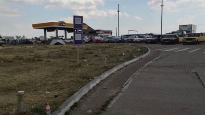 Машину мелитопольцев обстреляли на блокпосту в Васильевке