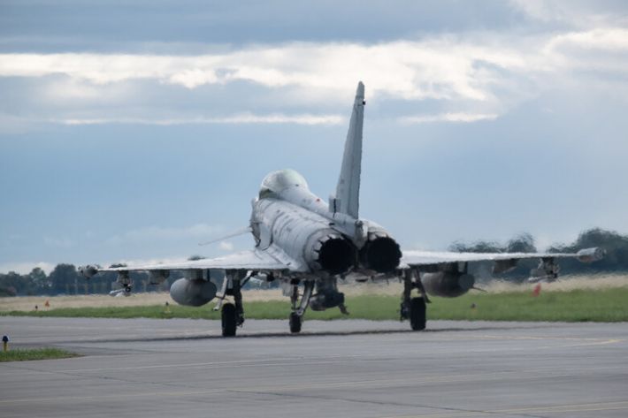 Италия подняла в воздух истребители из-за российских самолетов возле Польши. ФОТО