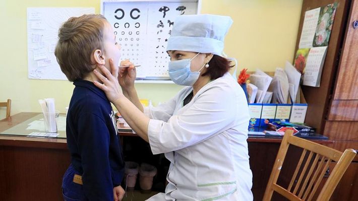 Мелітопольських дітей відправляють на примусовий медогляд у школах та садочках (фото)