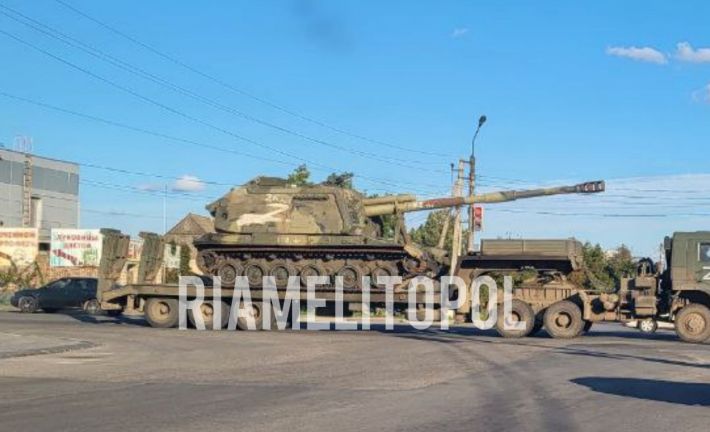 В Мелитополе активное передвижение военной техники рф (фото)