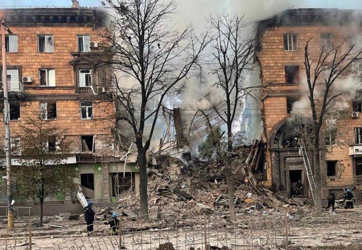 Мэр Мелитополя показал последствия ракетного удара по Запорожью (фото, видео)