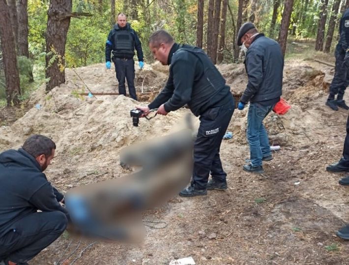 На Харьковщине обнаружили тела двух замученных оккупантами мужчин (фото)