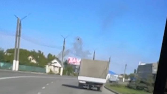 В Мелитополе гудят самолеты и виден дым после взрывов