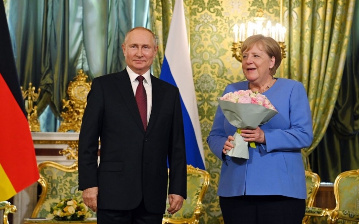 Меркель заявила, що не варто ігнорувати погрози Кремля, а мир в Європі можливий лише за участі Росії