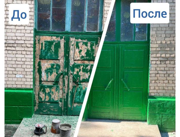 Маразми російського світу – колаборанти хваляться у Мелітополі пофарбованими дверима (фото)