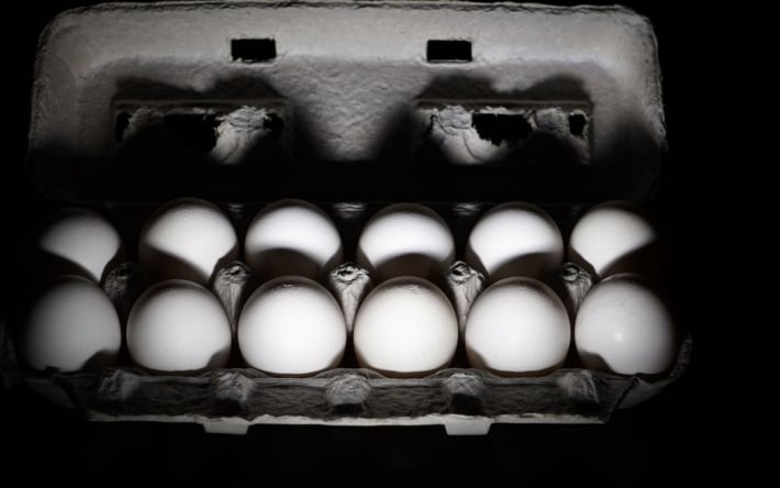 "Золотые" яйца: почему подорожал этот "стратегический" продукт, и следует ли ожидать снижения цены на него