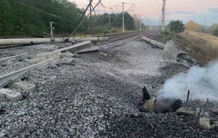 У Білгородській області через уламки ракет призупинили рух потягів
