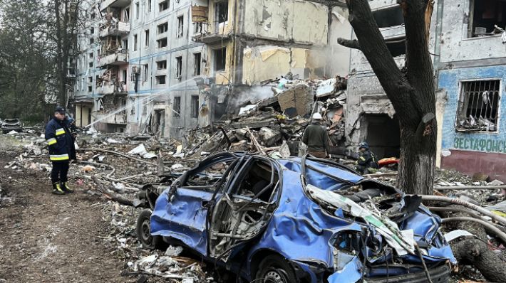 Тела еще двух человек достали из-под завалов многоэтажки в Запорожье
