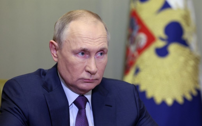 "Он потечет, если прислонить батарею": политолог рассказал, кто "подсадил" Путина на косметологические процедуры