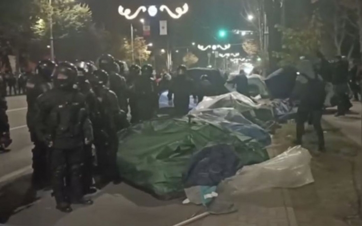 В столице Молдовы полиция снесла палаточный городок пророссийских протестующих: фото, видео