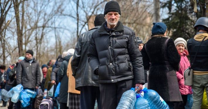 Воду выдают по 5 литров – мелитопольцам рассказали правду о жизни в Донецке при русских