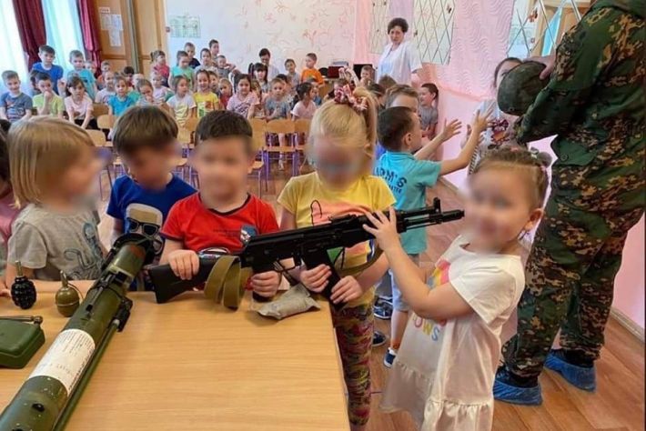 Мер Мелитополя опубликовал списки предателей-воспитателей детских садов