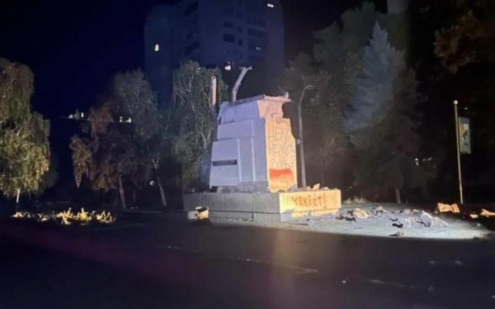 Питання вирішено: у Миколаєві після потужного вибуху було знищено пам'ятник 