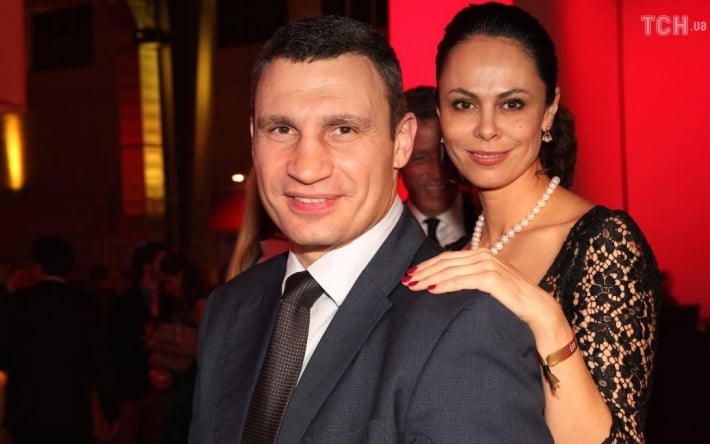 Экс-жена Виталия Кличко хочет избавиться от его фамилии и объяснила почему
